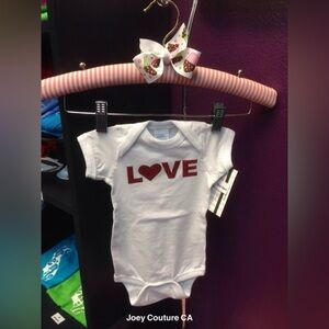 🆕 NEW White Onesie Bodysuit with LOVE in RED, Newborn Baby Size Infant